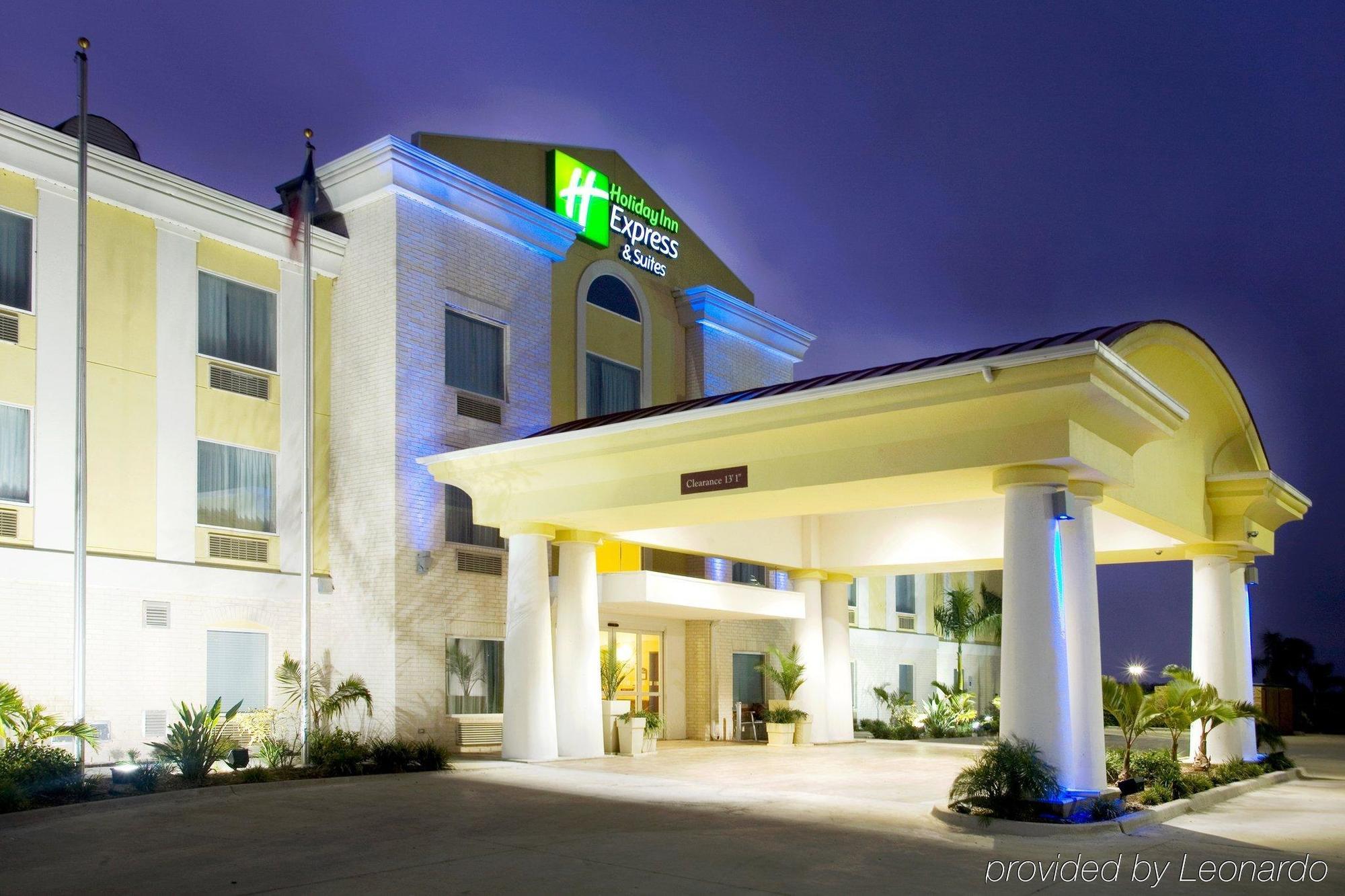 Holiday Inn Express Hotel And Suites Falfurrias Luaran gambar