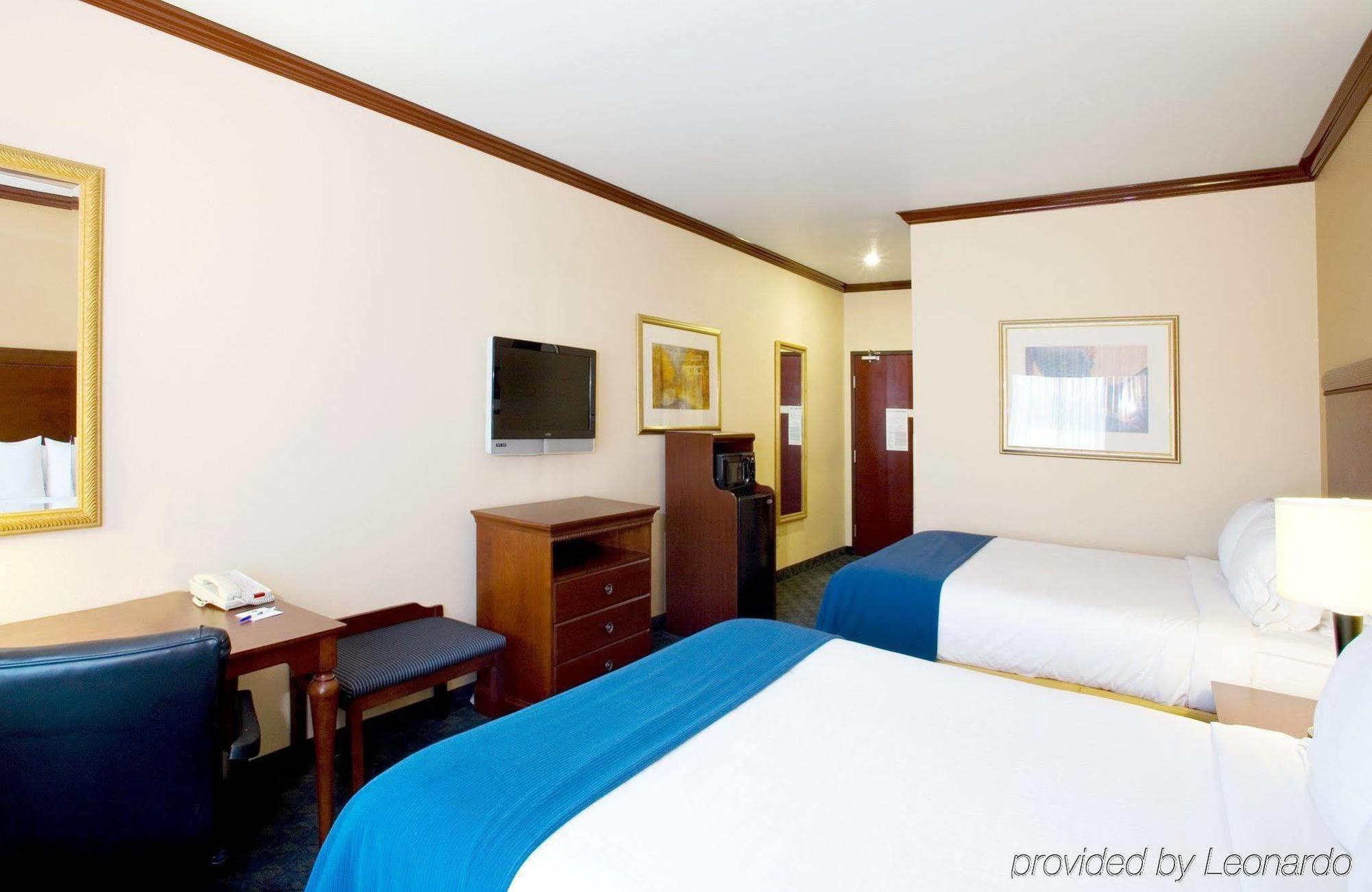 Holiday Inn Express Hotel And Suites Falfurrias Luaran gambar