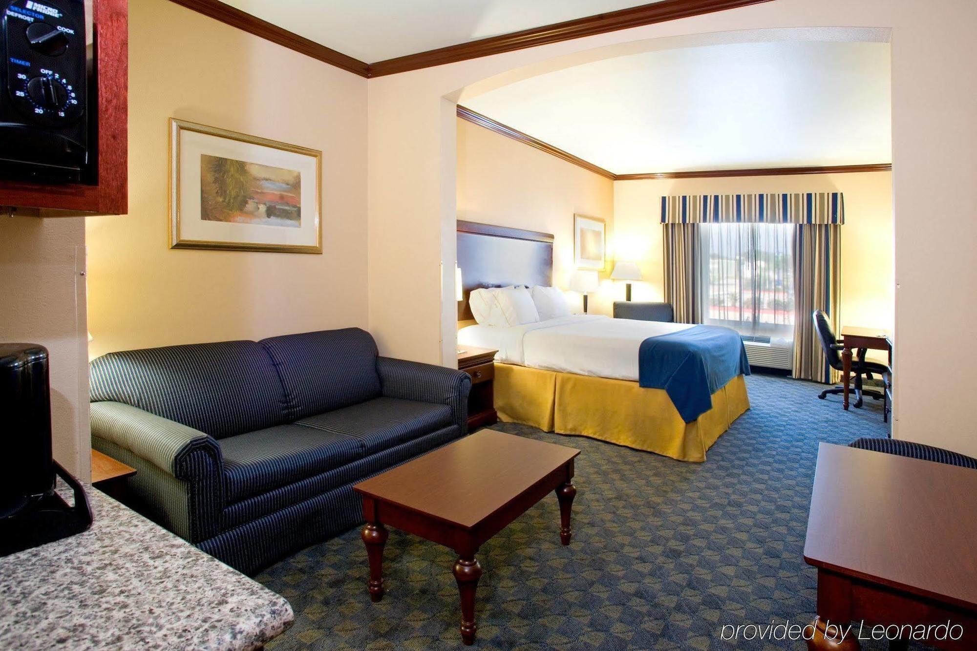 Holiday Inn Express Hotel And Suites Falfurrias Luaran gambar