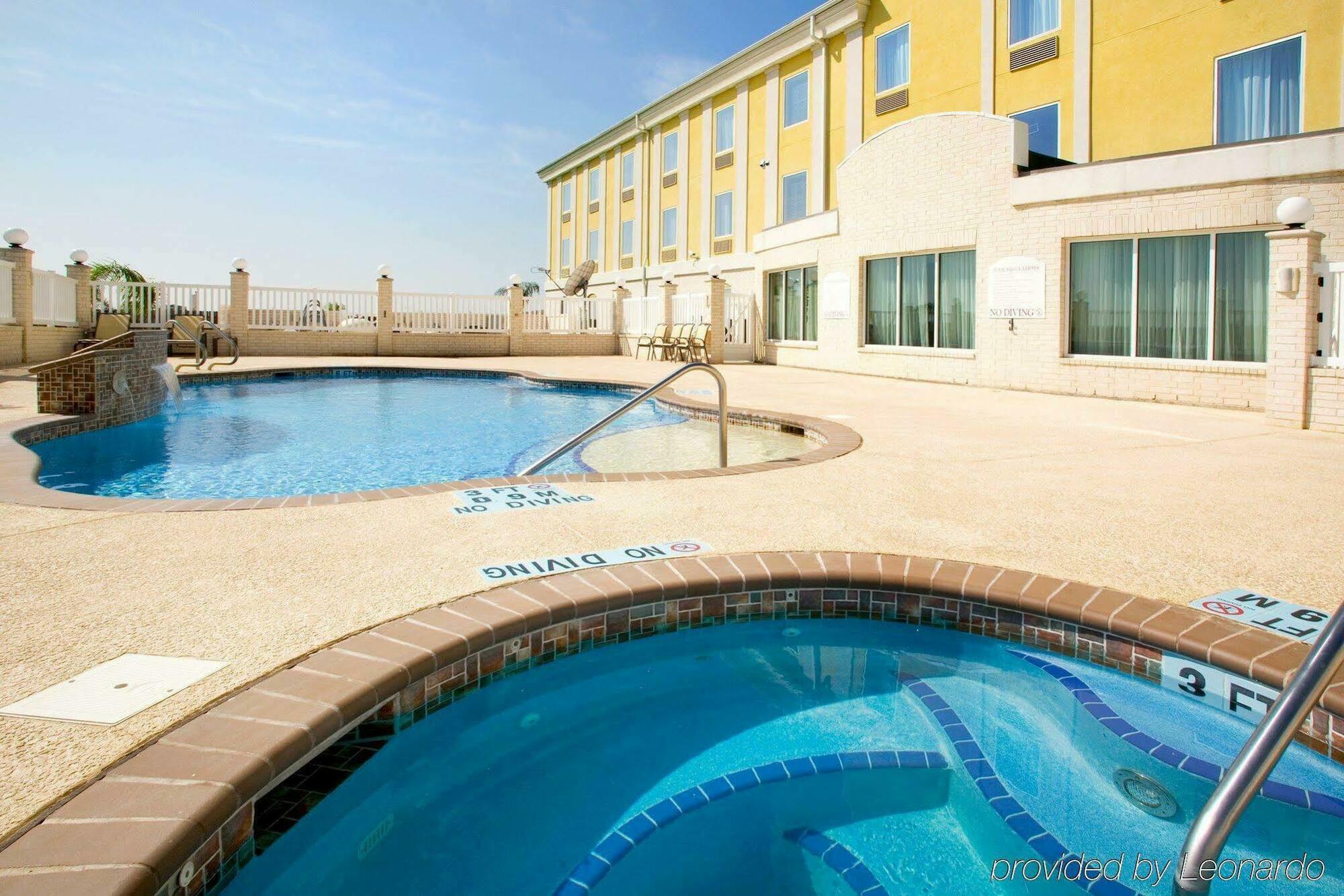 Holiday Inn Express Hotel And Suites Falfurrias Luaran gambar