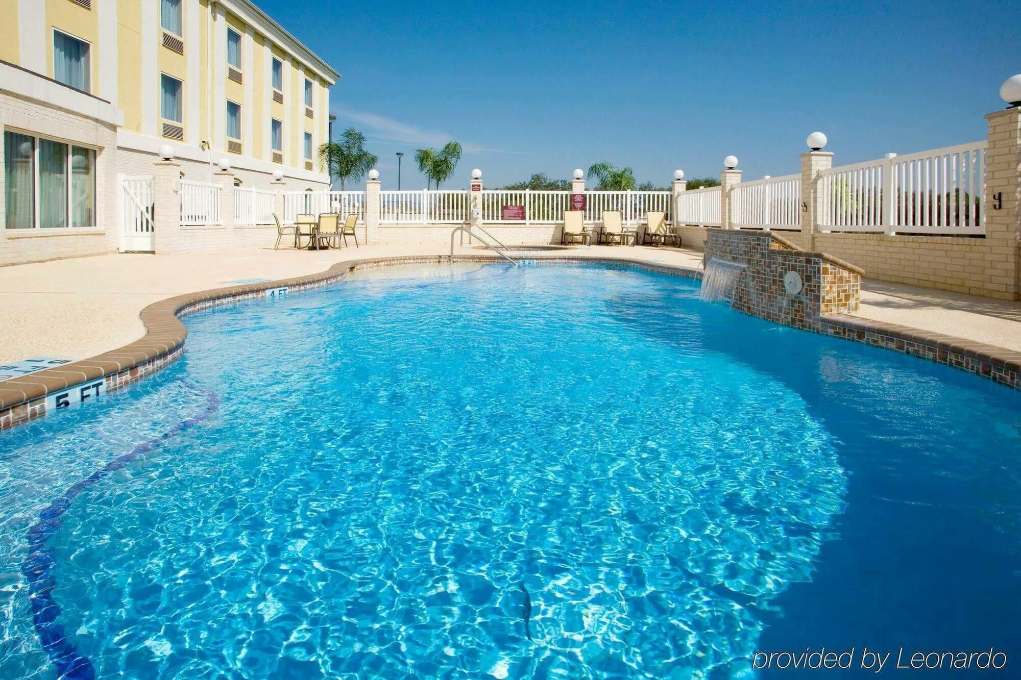 Holiday Inn Express Hotel And Suites Falfurrias Luaran gambar